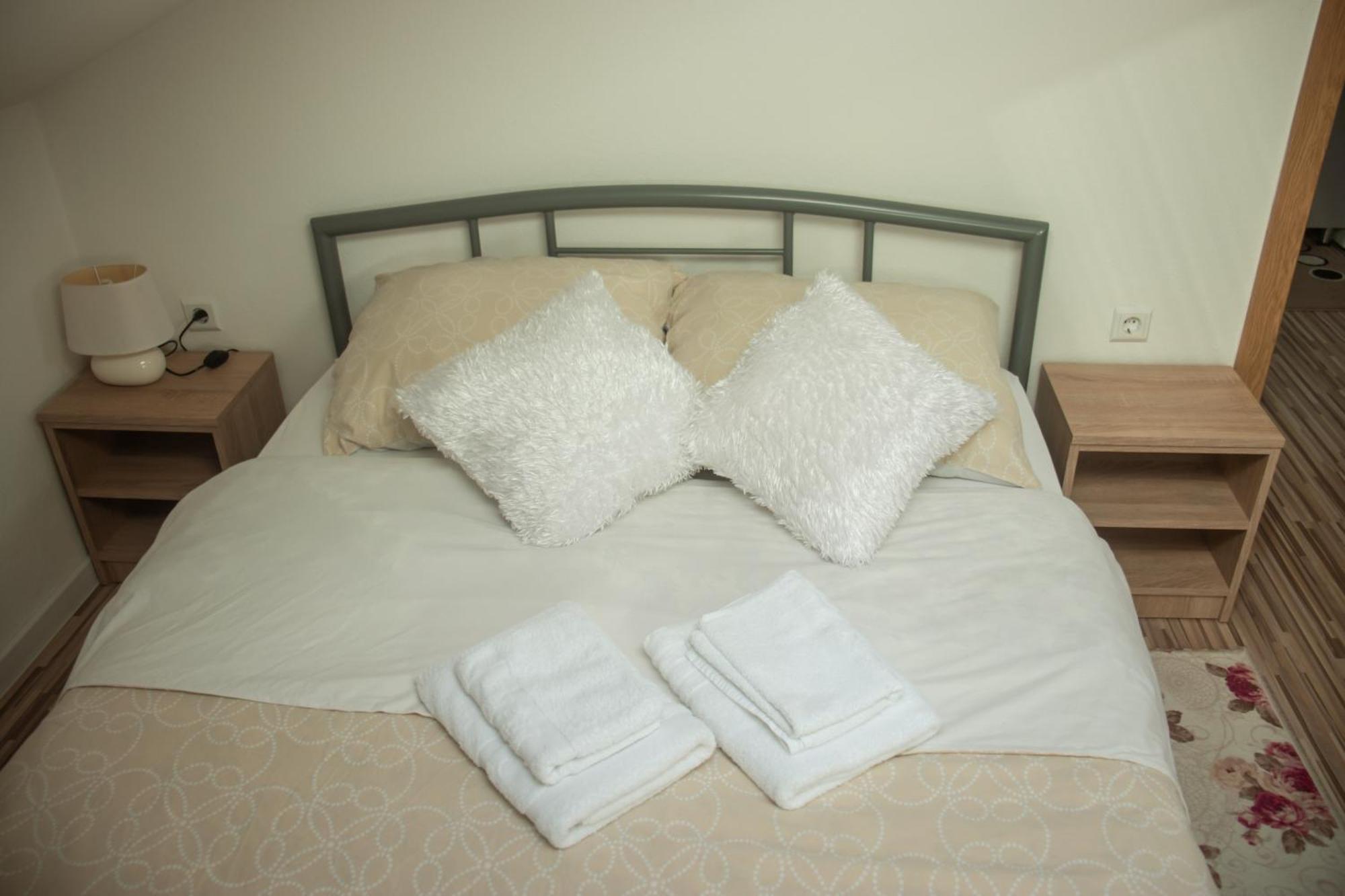 Apartments Basic Visoko Ngoại thất bức ảnh