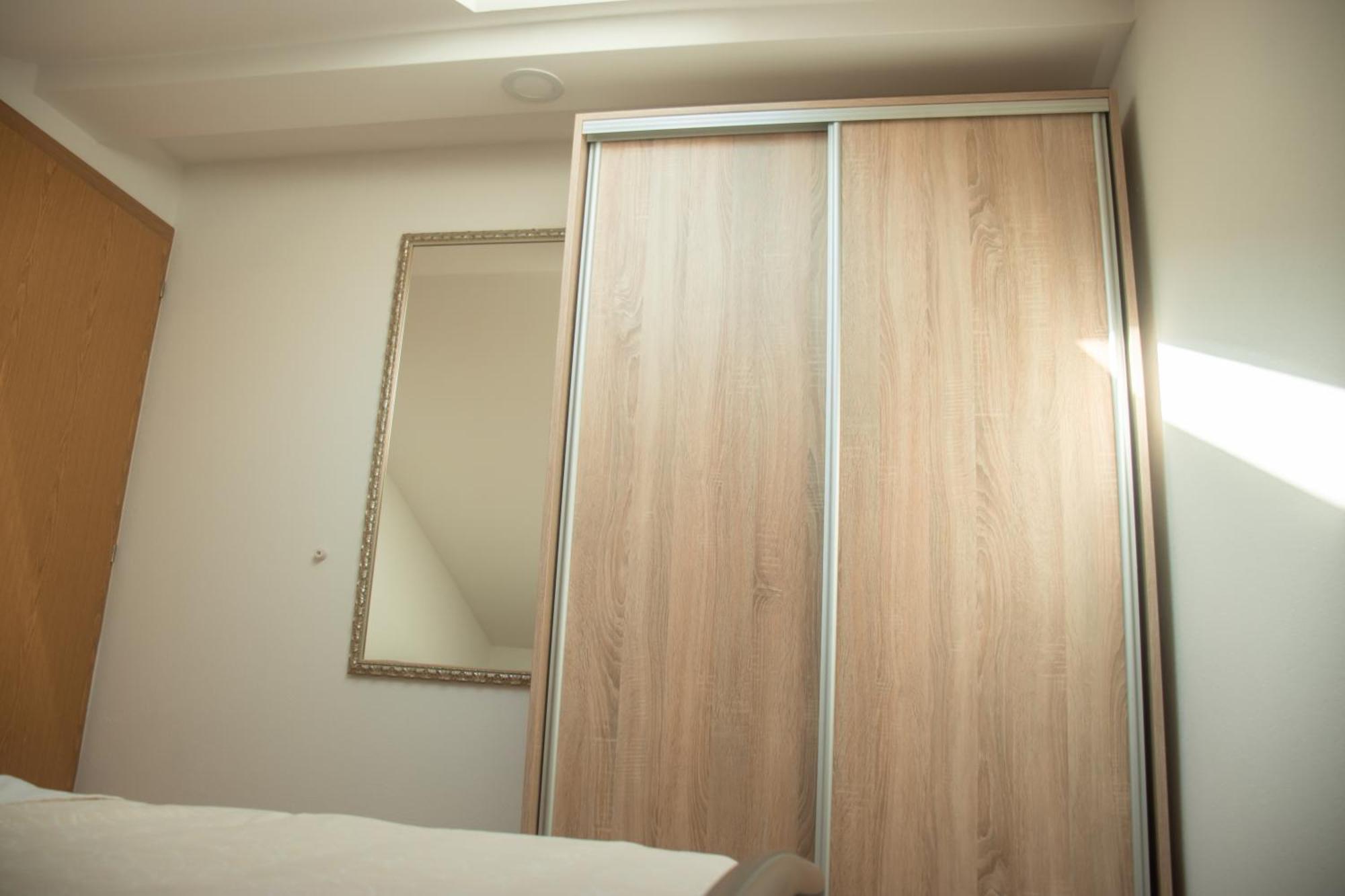 Apartments Basic Visoko Ngoại thất bức ảnh