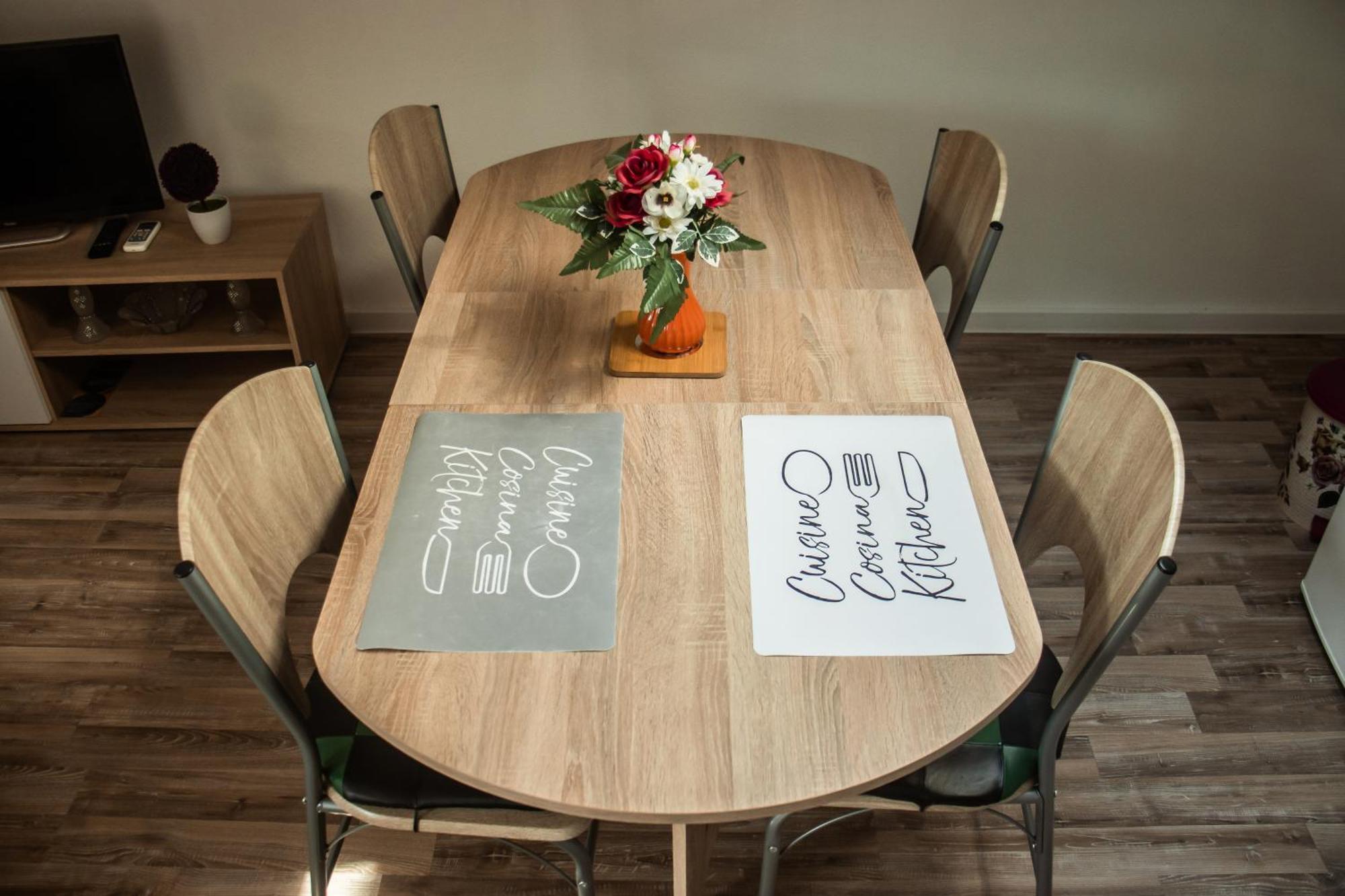 Apartments Basic Visoko Ngoại thất bức ảnh