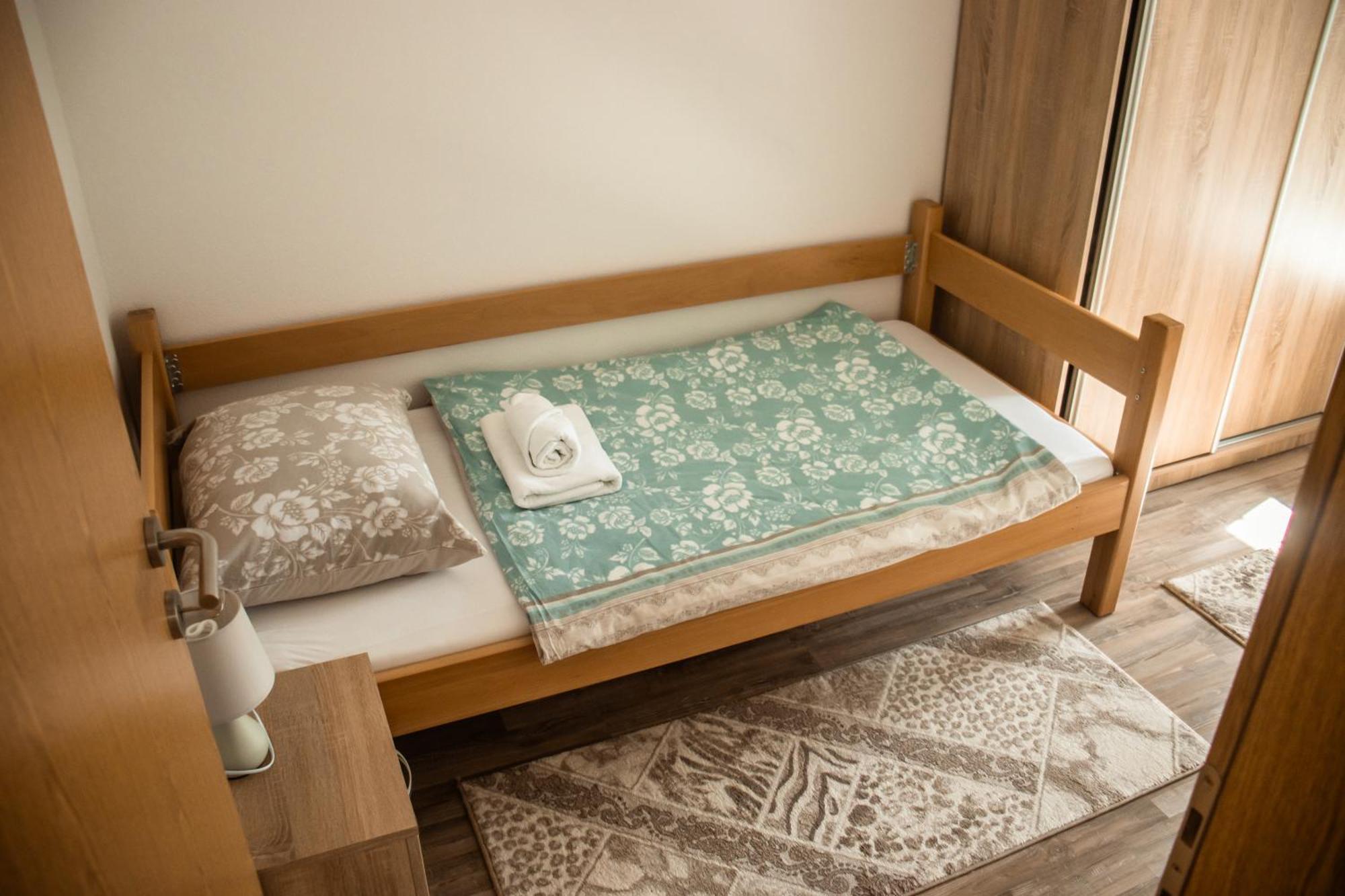 Apartments Basic Visoko Ngoại thất bức ảnh