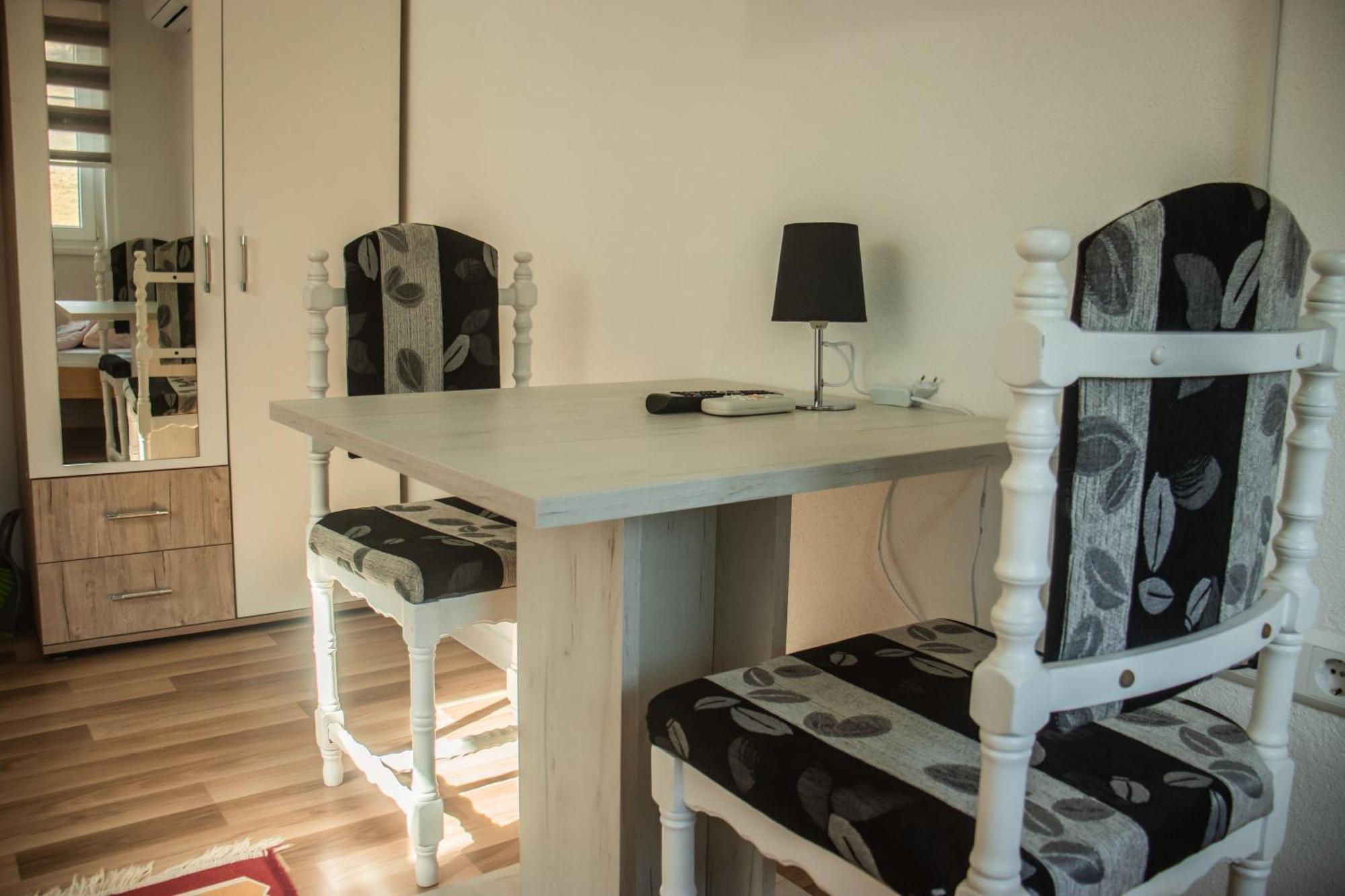 Apartments Basic Visoko Ngoại thất bức ảnh